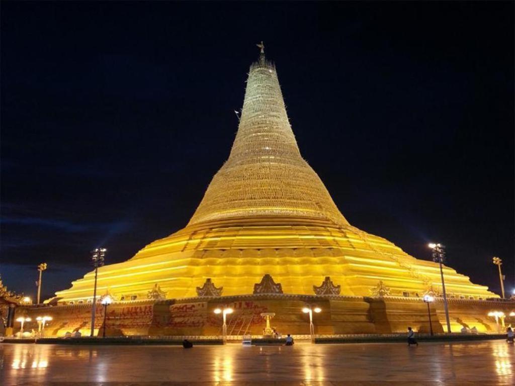スター ワールド ホテル Naypyidaw エクステリア 写真