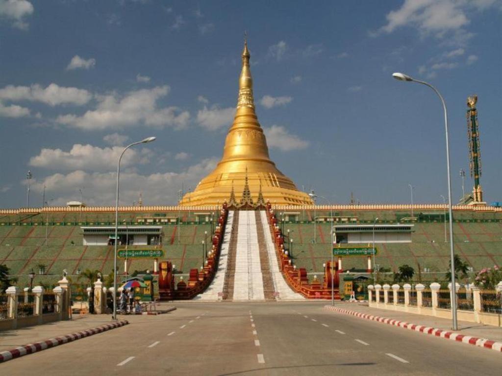 スター ワールド ホテル Naypyidaw エクステリア 写真